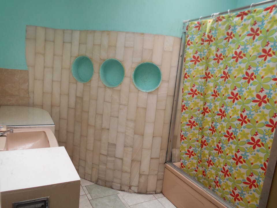 Comfort Quadruple Room | Bathroom | Combined shower/tub, rainfall showerhead, towels, soap