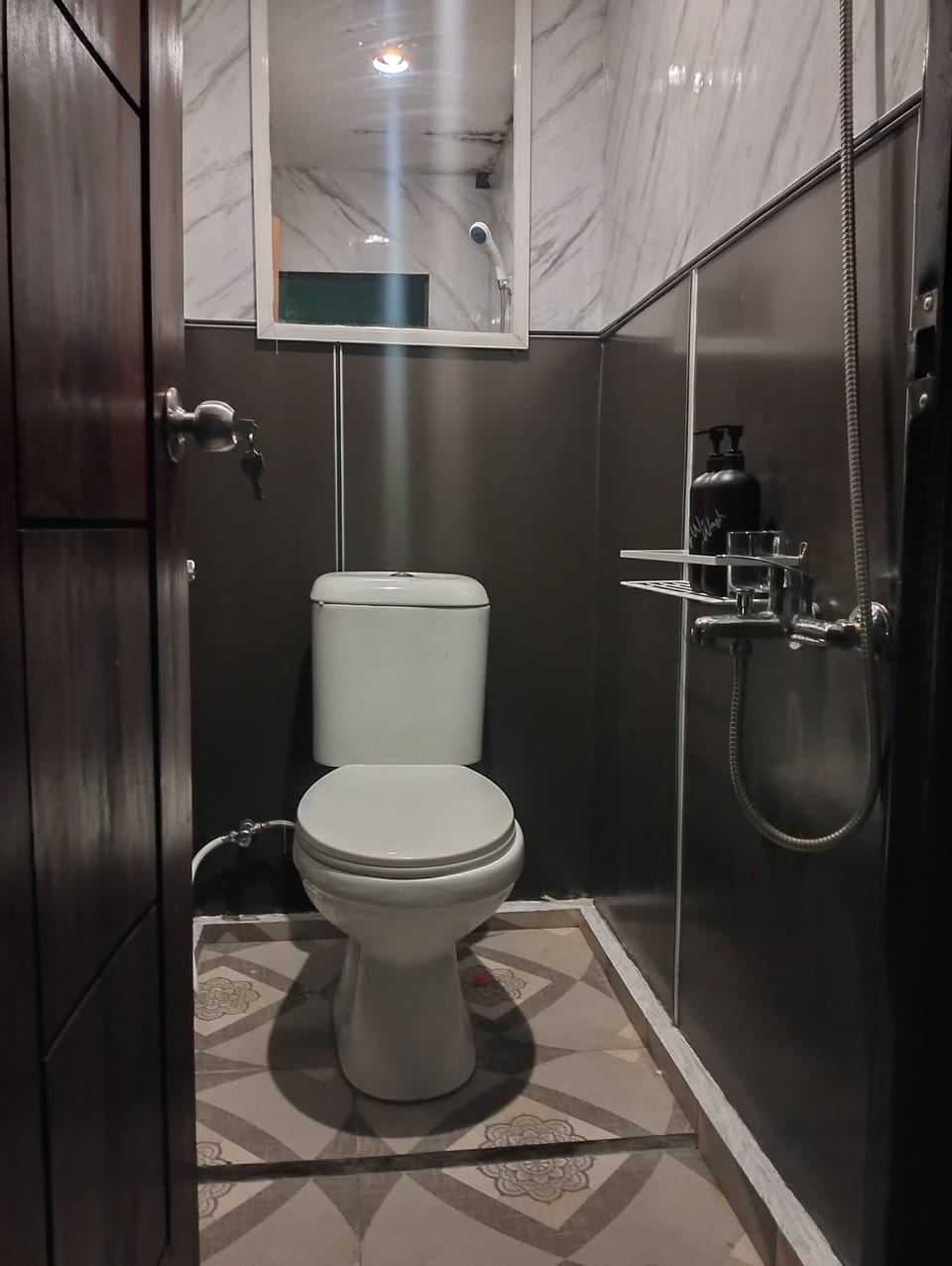 Standard Double Room | Bathroom