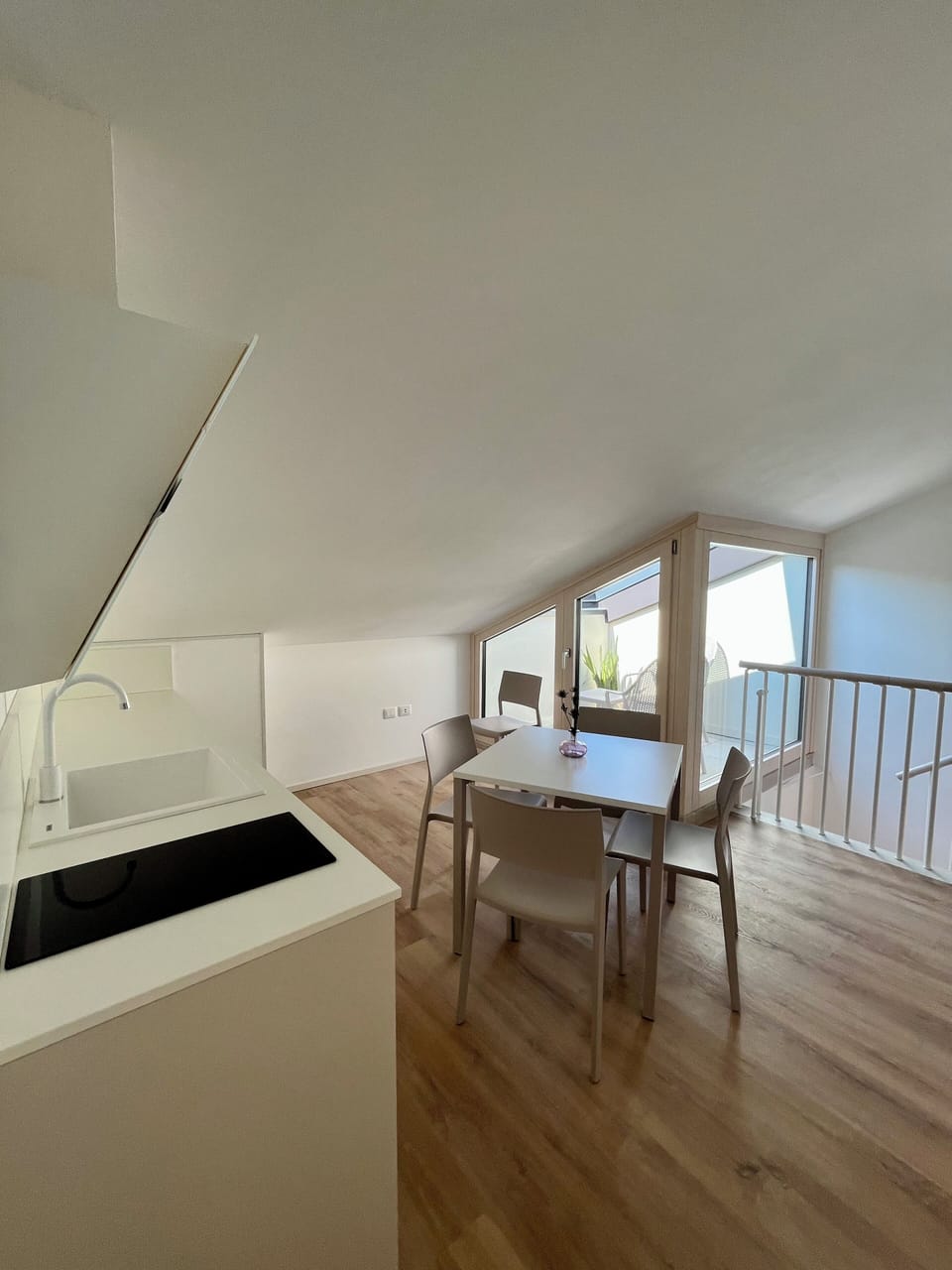 Deluxe Suite, Hill View | Private kitchen