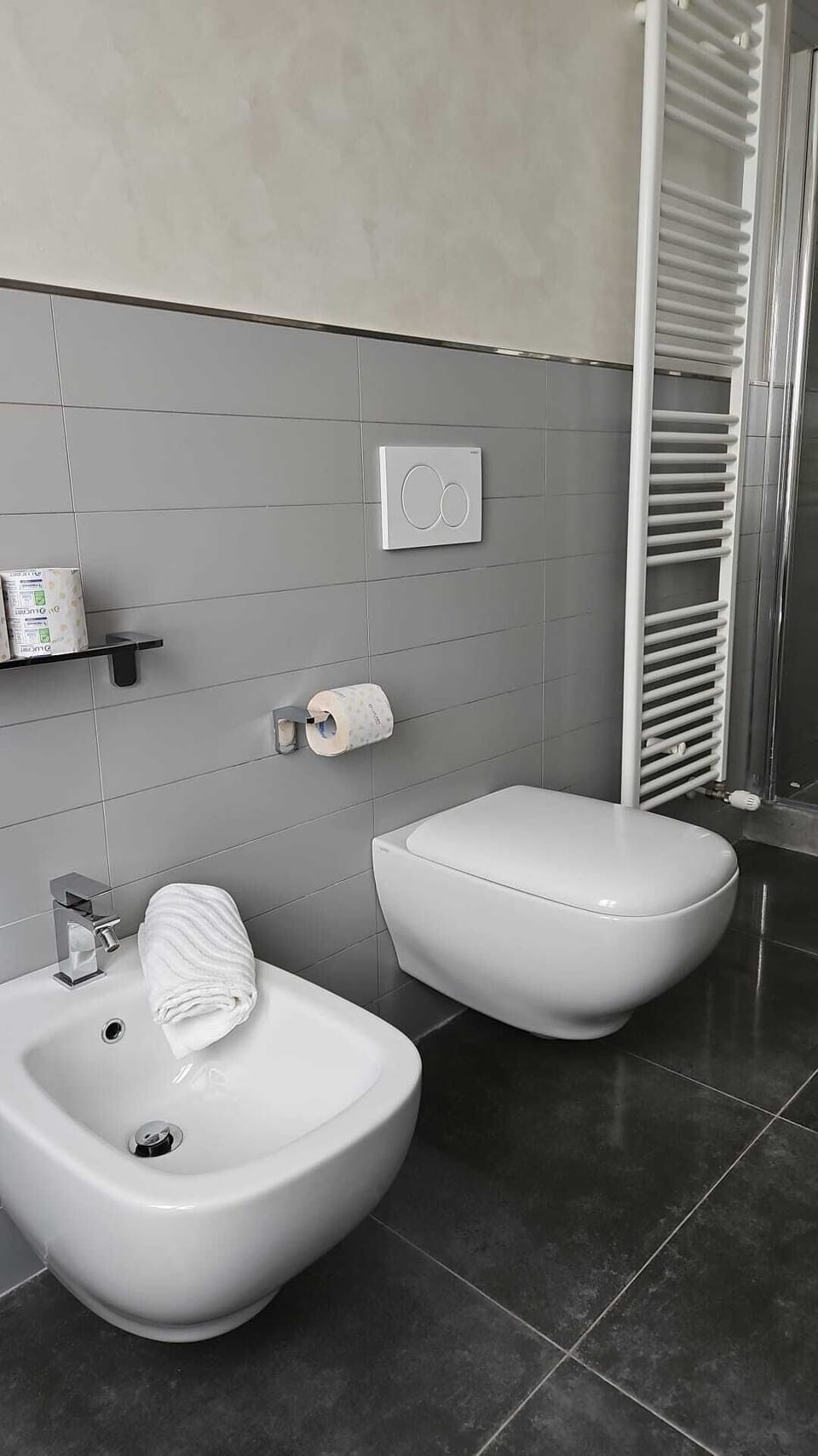 Standard Triple Room, City View | Bathroom | Jetted tub, rainfall showerhead, hair dryer, bathrobes