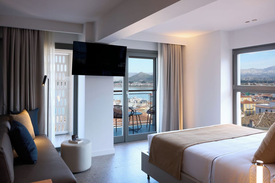 Naus Suite Panoramic Sea view | Egyptian cotton sheets, premium bedding, minibar, in-room safe