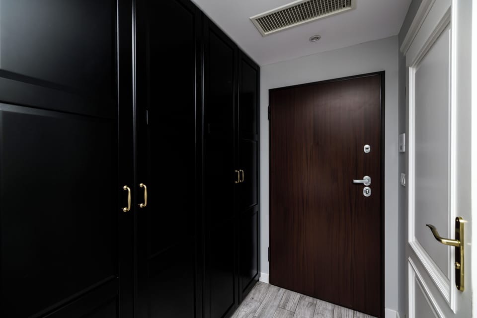 Apartment | 1 bedroom, desk, laptop workspace, soundproofing