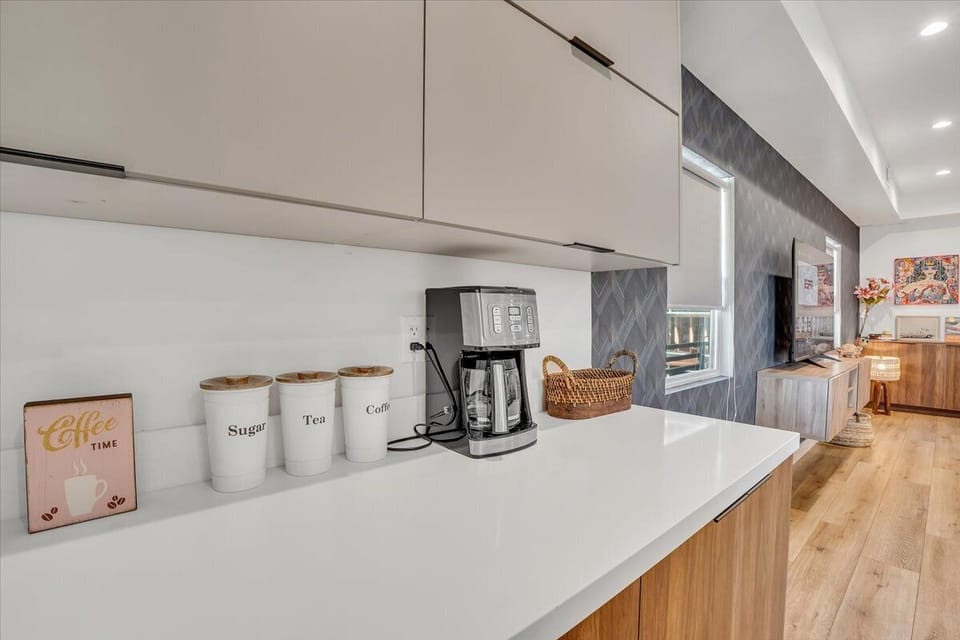 Superior Room | Private kitchen | Full-size fridge, microwave, oven, stovetop