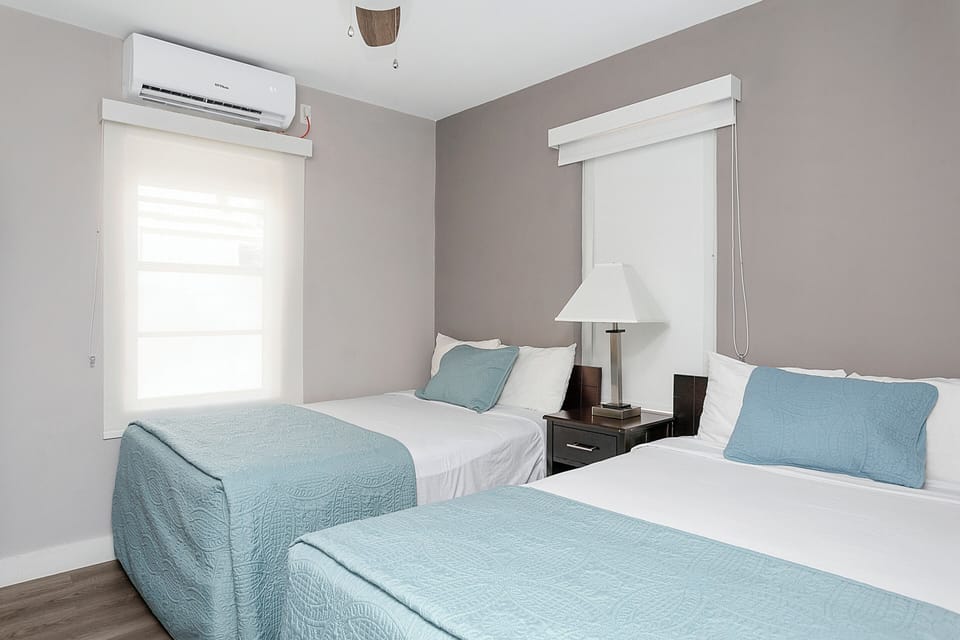 Classic Apartment, Partial Ocean View | 2 bedrooms, iron/ironing board, WiFi (free)