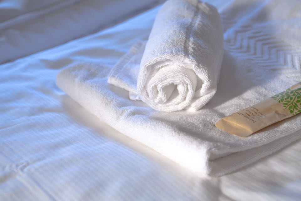 Deluxe Apartment, Mountain View | Down comforters, minibar, in-room safe, desk