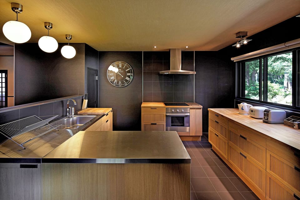 Deluxe Chalet | Private kitchen | Full-size fridge, microwave, stovetop, dishwasher