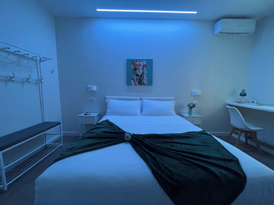 Comfort Double or Twin Room | Desk, free WiFi
