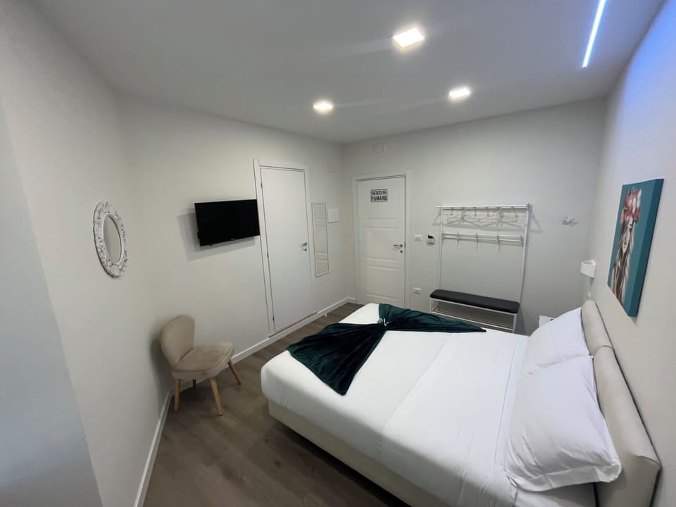 Comfort Double or Twin Room | Desk, free WiFi
