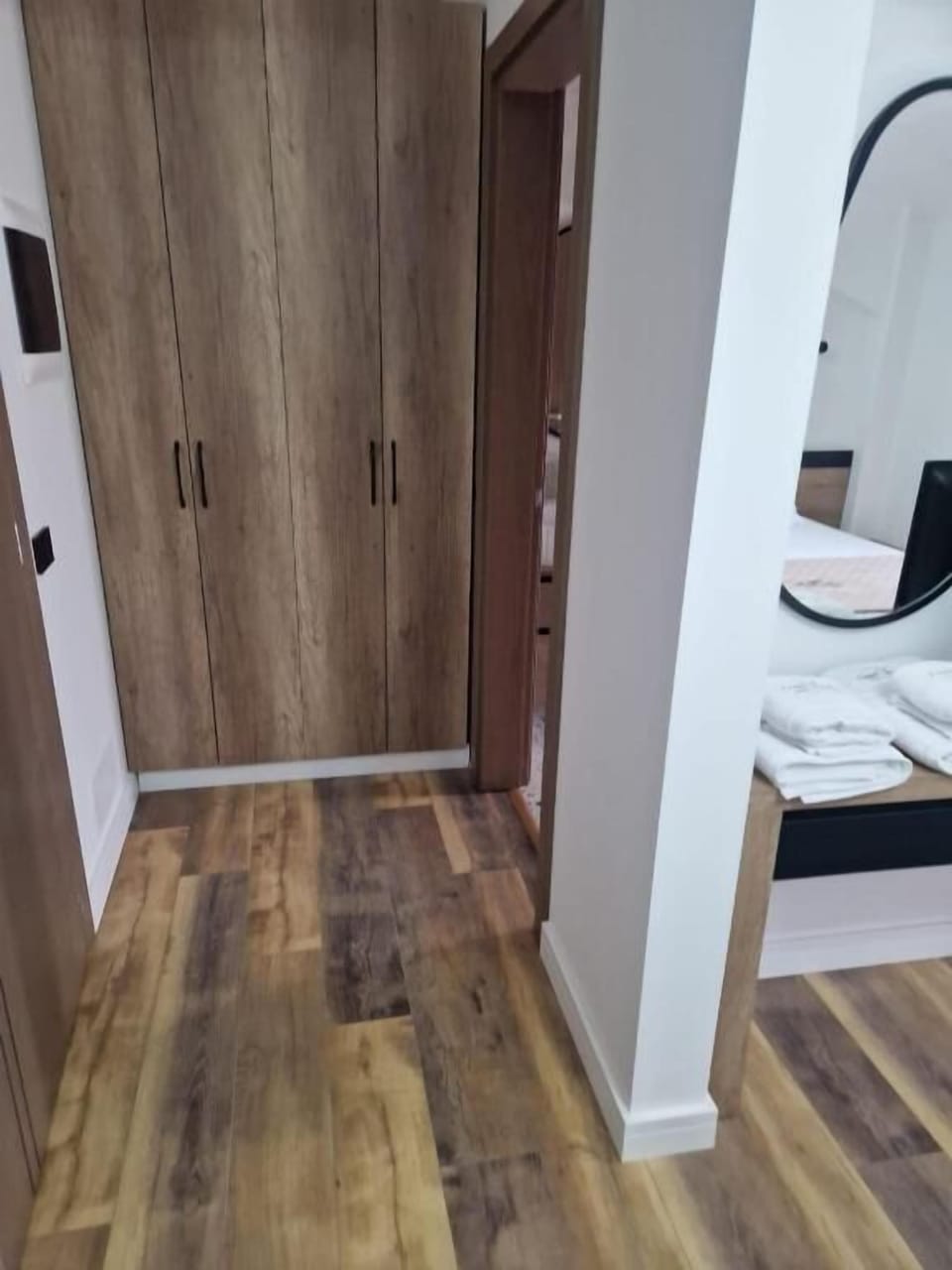 Deluxe Double Room | Desk, WiFi (free), bed sheets