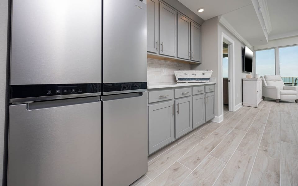 Condo, 4 Bedrooms | Private kitchen | Fridge, oven, coffee/tea maker