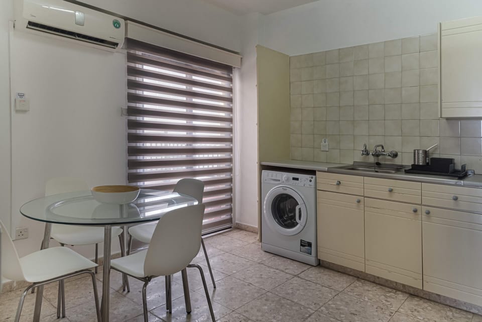 Luxury Apartment | In-room safe, blackout drapes, iron/ironing board, WiFi (free)