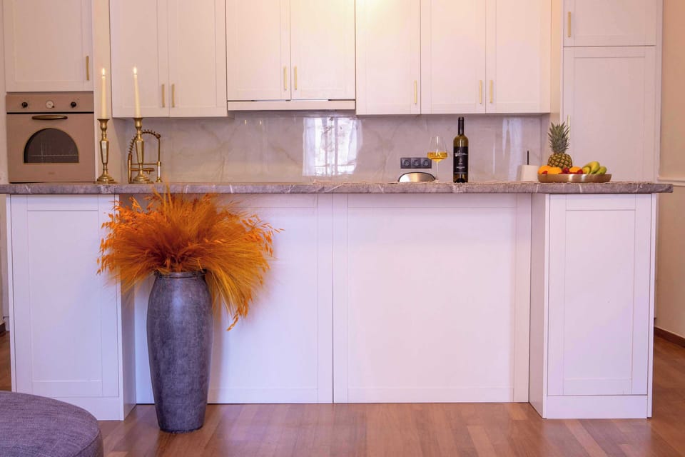 Luxury Apartment, Balcony, City View | Private kitchen