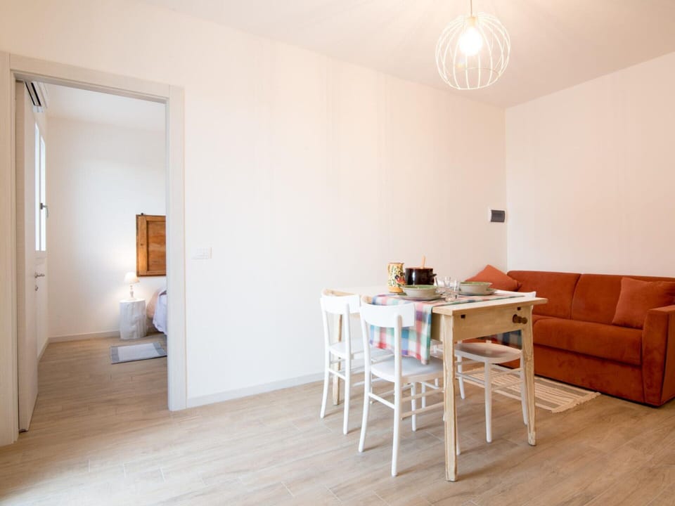 Apartment | Dining