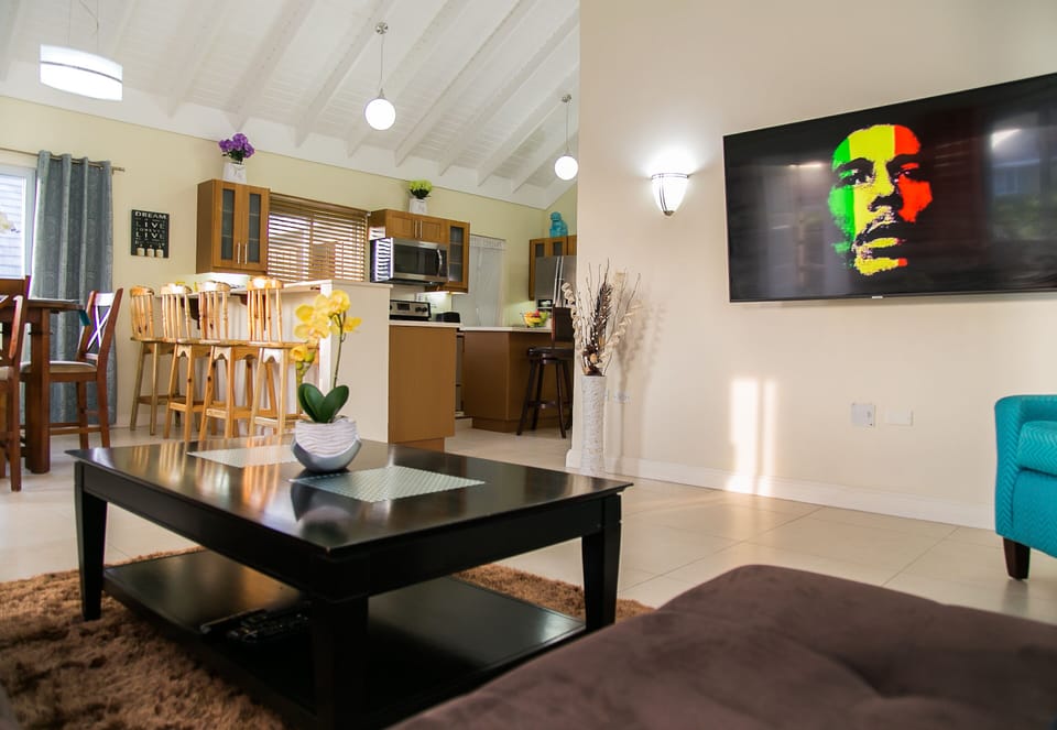 Family Villa, Mountain View | Living area | 65-inch flat-screen TV with cable channels, Netflix, streaming services