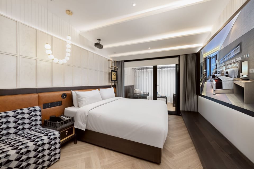 Superior Room | Premium bedding, down comforters, memory foam beds, minibar (free items)