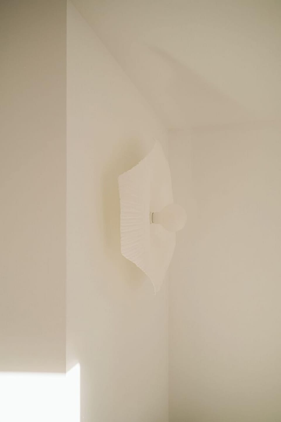 Desk, laptop workspace, free WiFi
