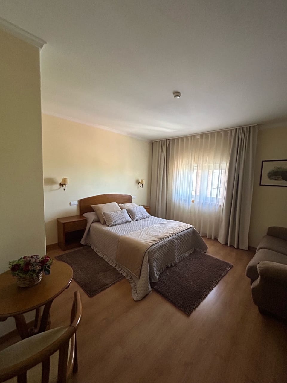 Double Room | Minibar, desk, free WiFi, bed sheets