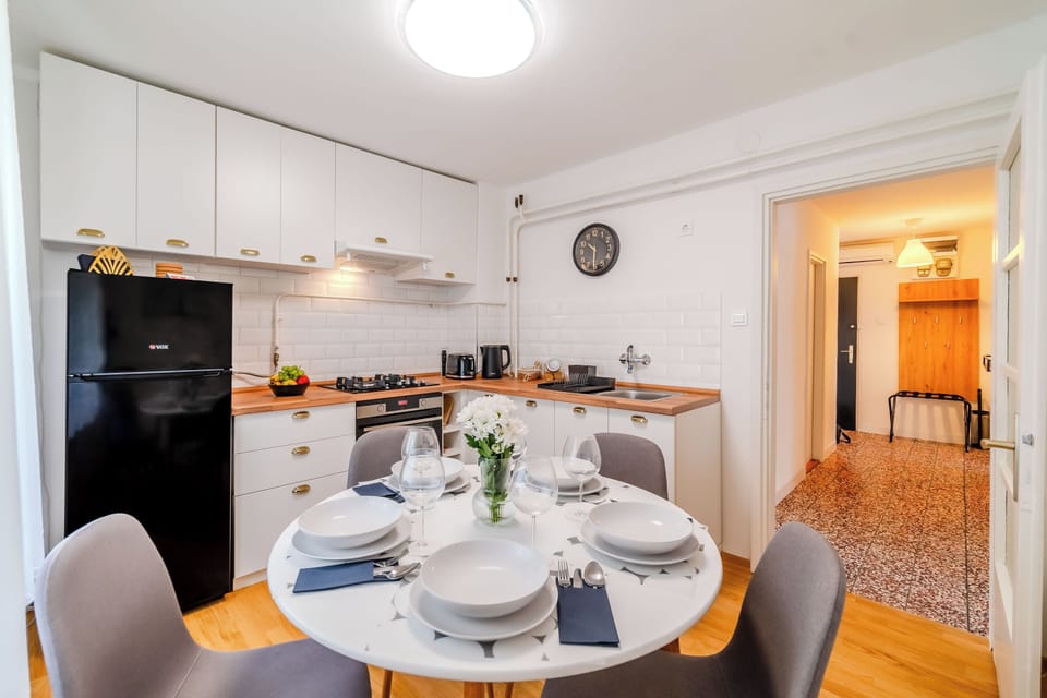 Family Apartment, 2 Bedrooms, Terrace (Family Friendly Apartment With) | Private kitchen
