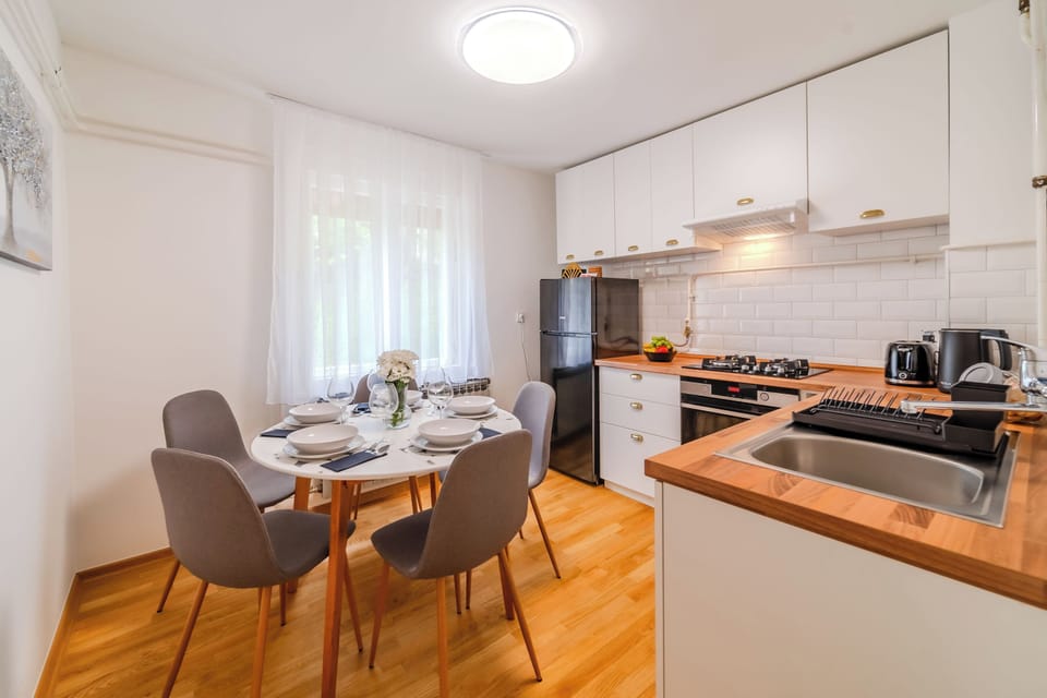 Family Apartment, 2 Bedrooms, Terrace (Family Friendly Apartment With) | Private kitchen