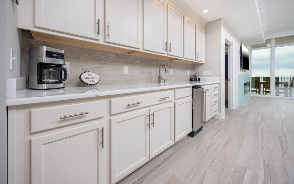 Condo, 3 Bedrooms | Private kitchen | Coffee/tea maker, fridge, oven