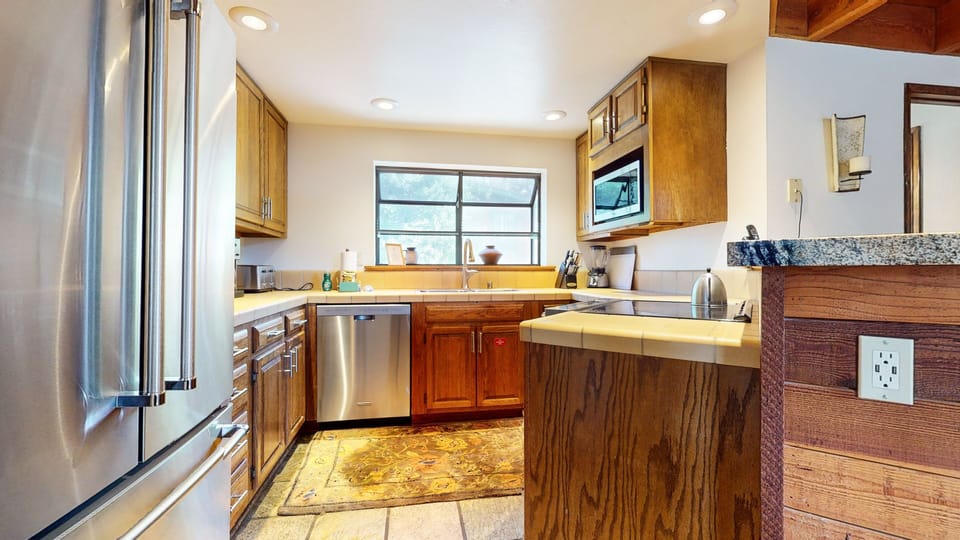 Condo, 2 Bedrooms | Private kitchen | Coffee/tea maker, fridge, oven, toaster