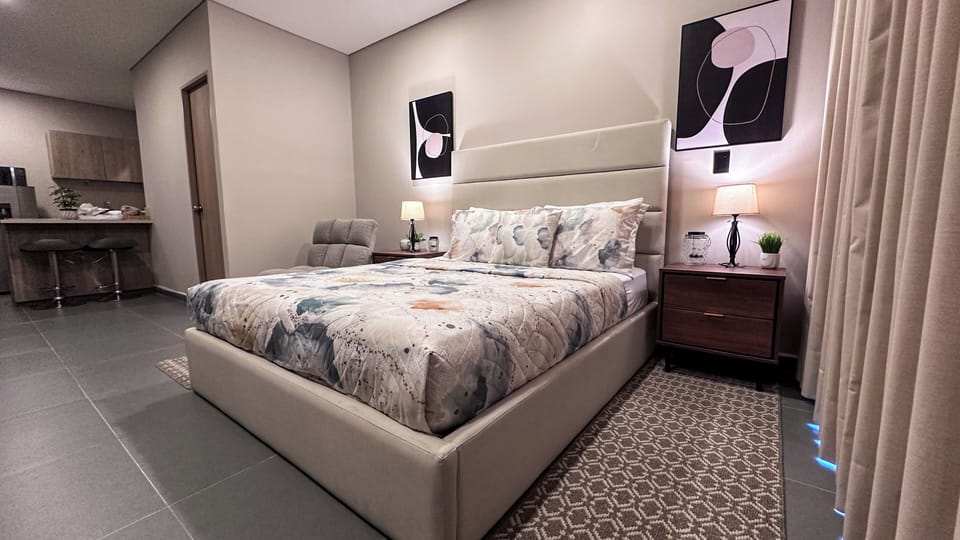Comfort Apartment | 1 bedroom, in-room safe, blackout drapes, iron/ironing board