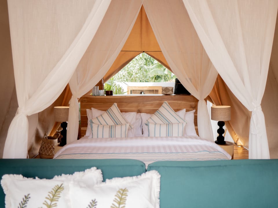 Deluxe Double or Twin Room, Pool View | In-room safe, free WiFi, bed sheets