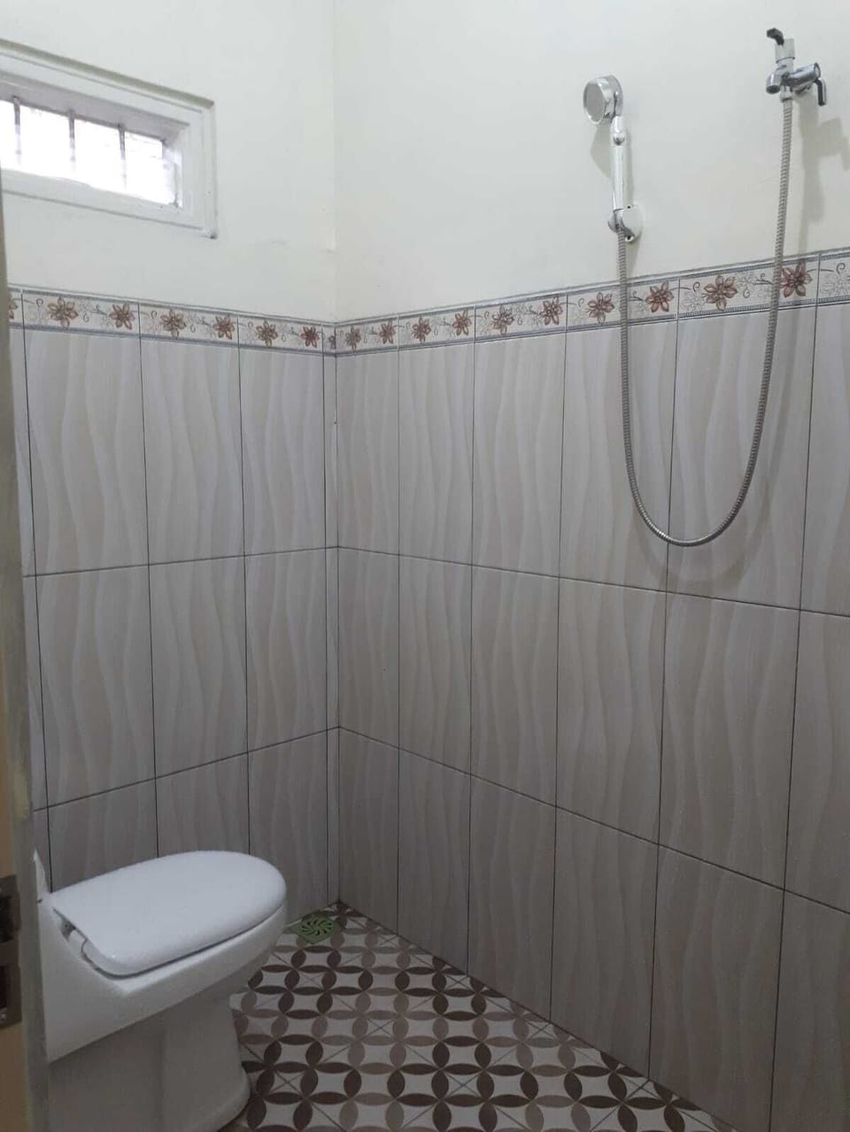 Standard Room | Bathroom | Shower, towels