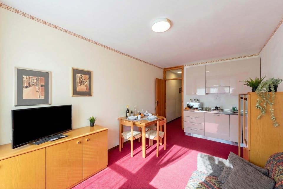 Standard Apartment, Multiple Bedrooms (Studio Valleverde 4D) | Living area | Flat-screen TV