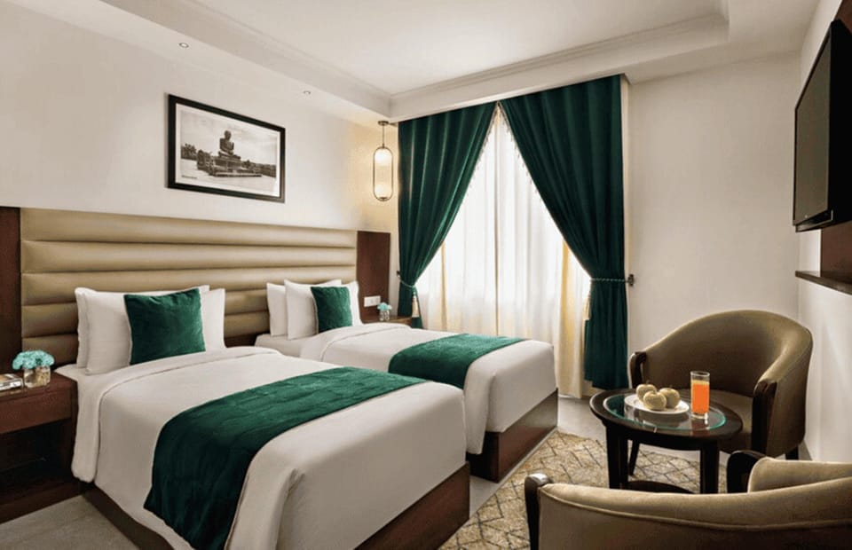 Executive Room, 1 Double Bed | Desk, iron/ironing board, free WiFi, bed sheets