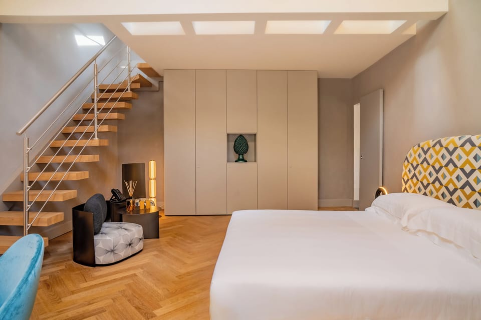 Premium bedding, minibar, in-room safe, laptop workspace