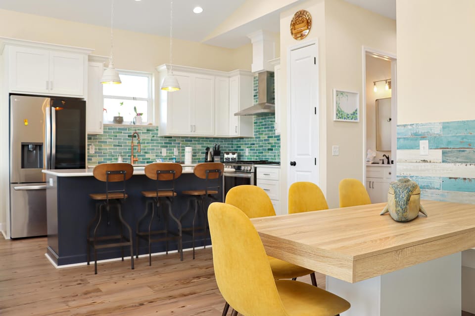 House, Multiple Beds (It's A Wonderful Life) | Dining