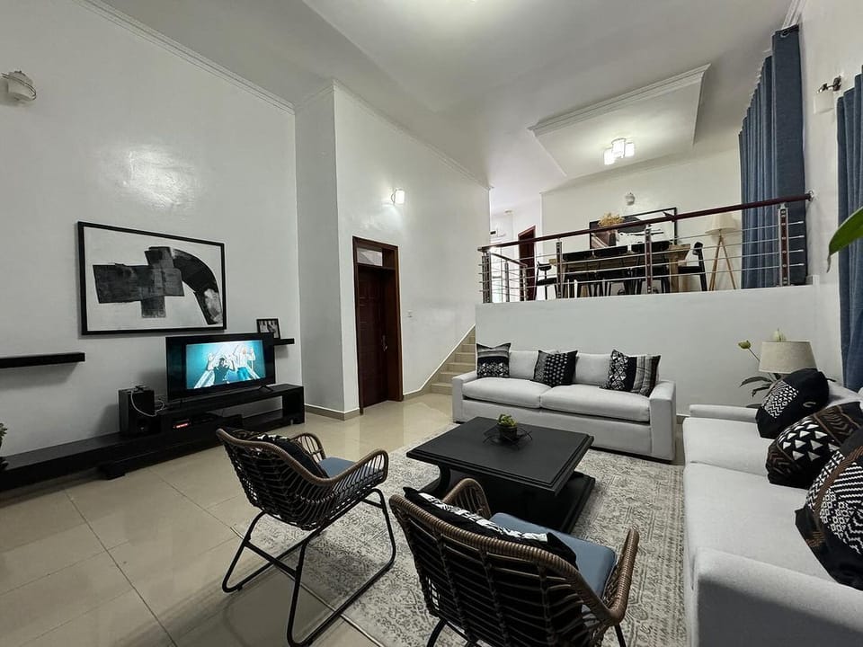 Classic Double Room, Lake View | Living area
