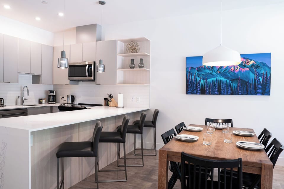 Condo | In-room dining