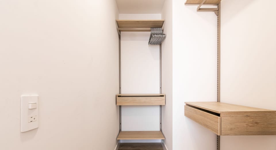 2 bedrooms, iron/ironing board, WiFi (free)