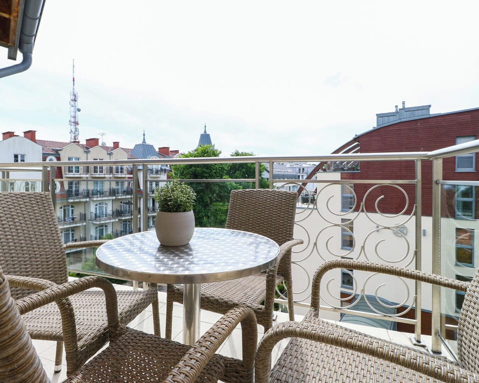 Deluxe Studio Suite | Balcony