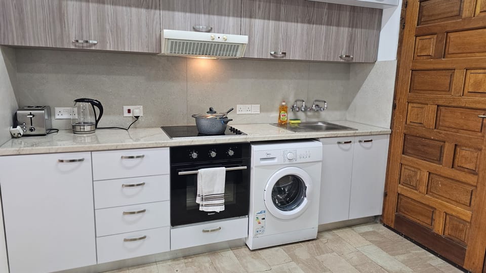 House | 1 bedroom