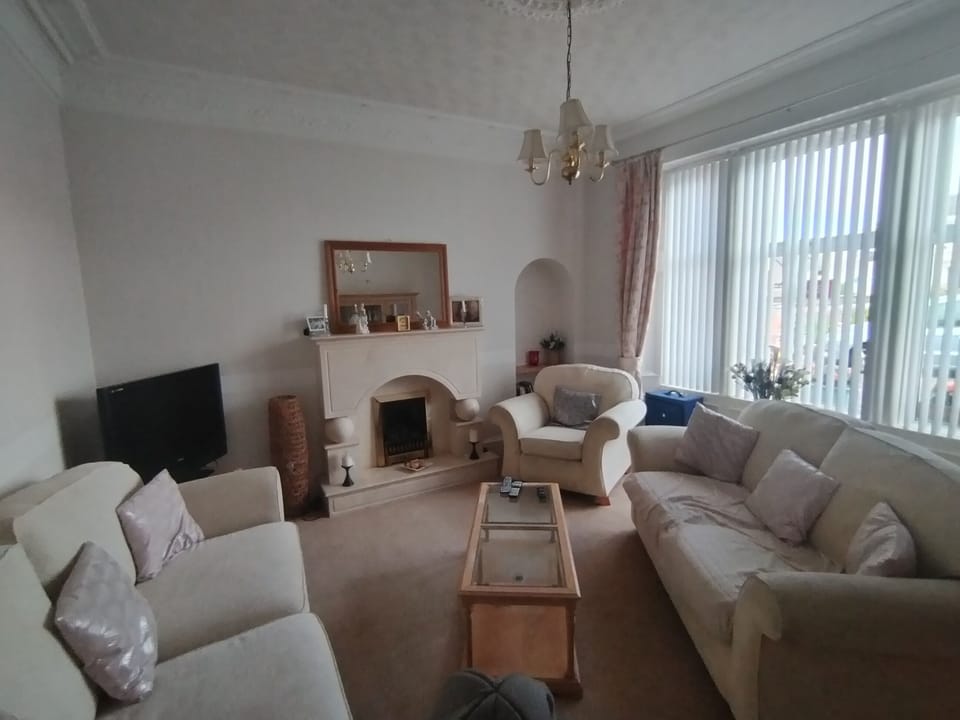 Double Room, Non Smoking | Living area