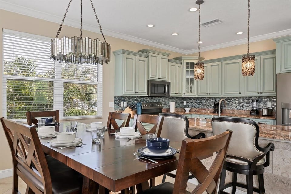 House, 4 Bedrooms | Dining
