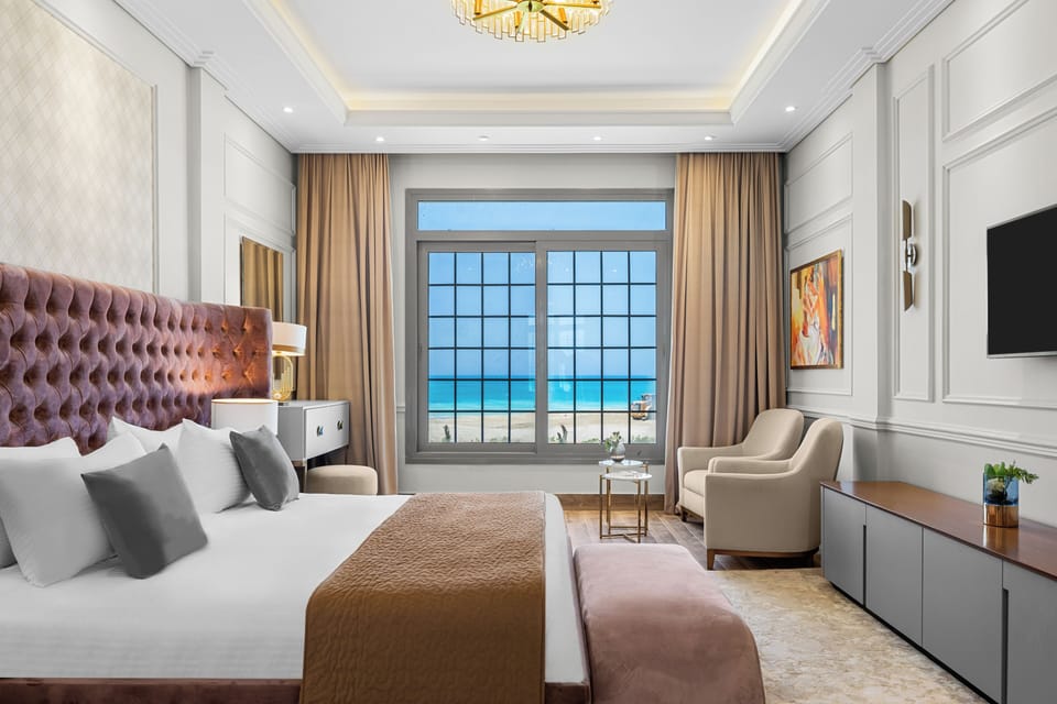 Royal Villa, 5 Bedrooms, Pool View | Minibar, soundproofing, free WiFi, bed sheets