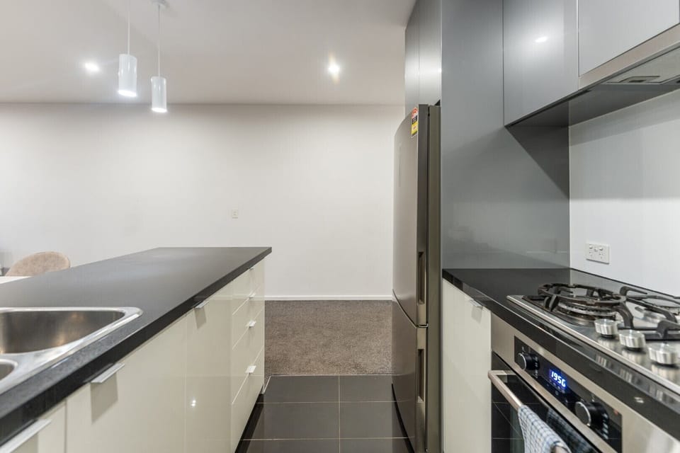 Apartment, 3 Bedrooms | Private kitchenette | Full-size fridge, microwave, oven, stovetop