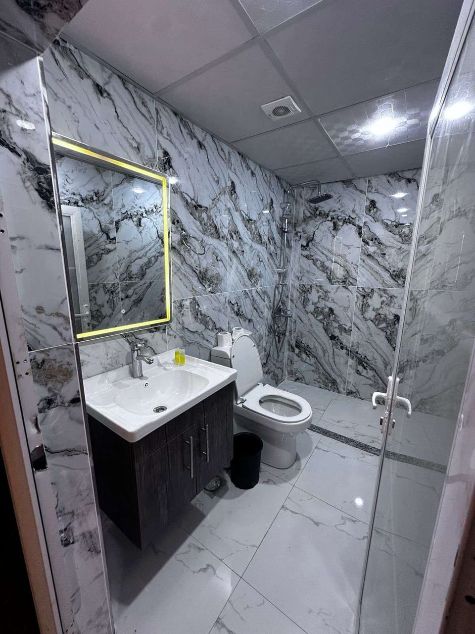 Towels, soap, shampoo, toilet paper