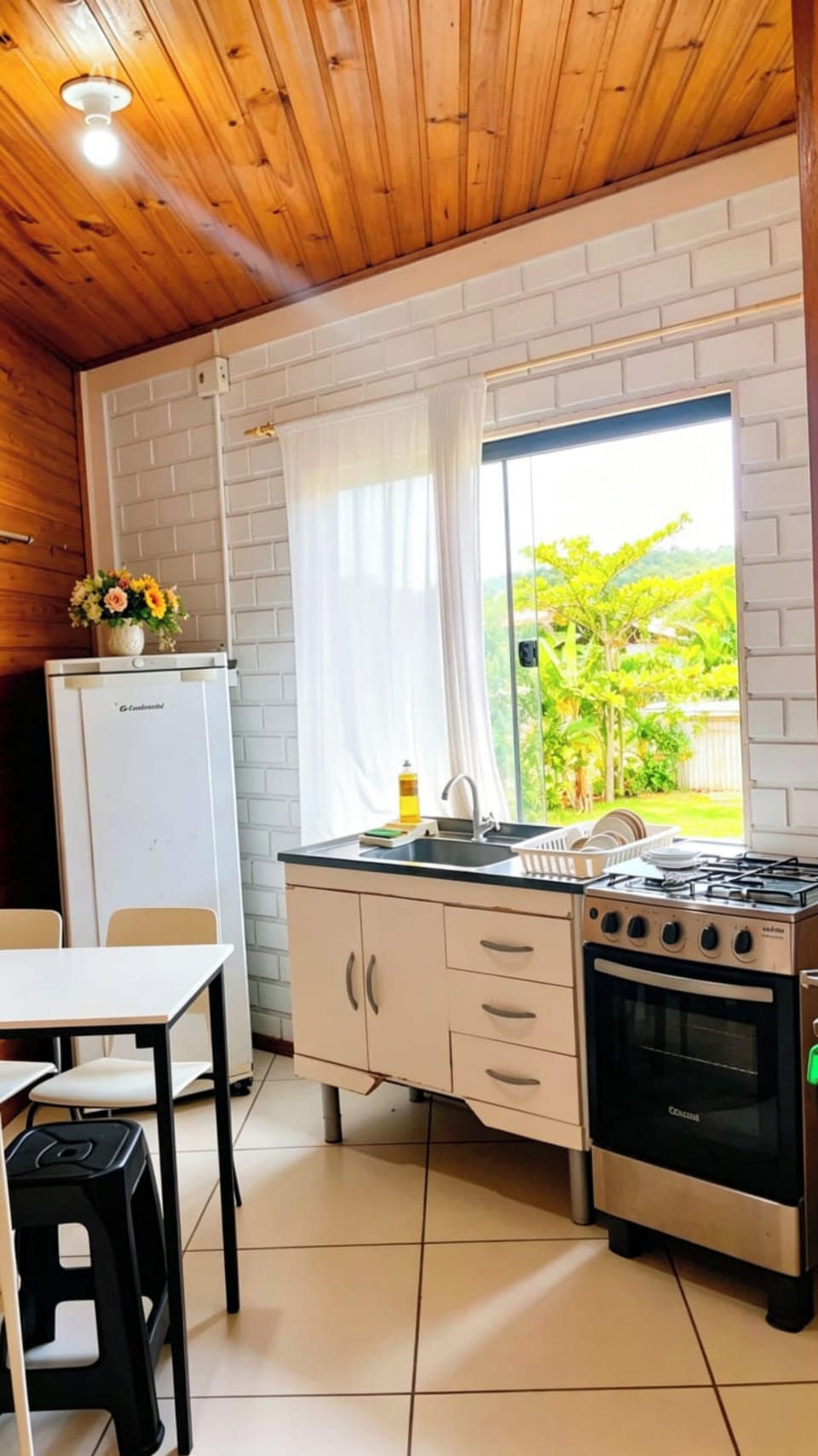 Economy Triple Room, 1 Bedroom, Kitchen, Pool View | Private kitchen
