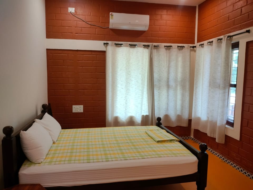 Executive Room | Premium bedding, soundproofing, bed sheets