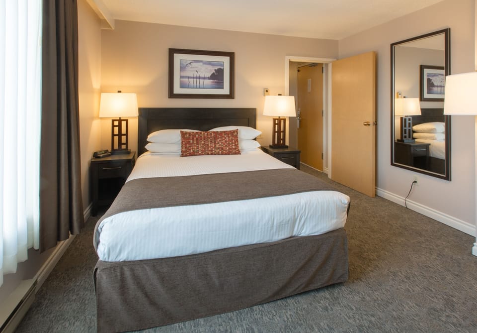 Signature Suite, 1 Queen Bed with Sofa bed | Living area