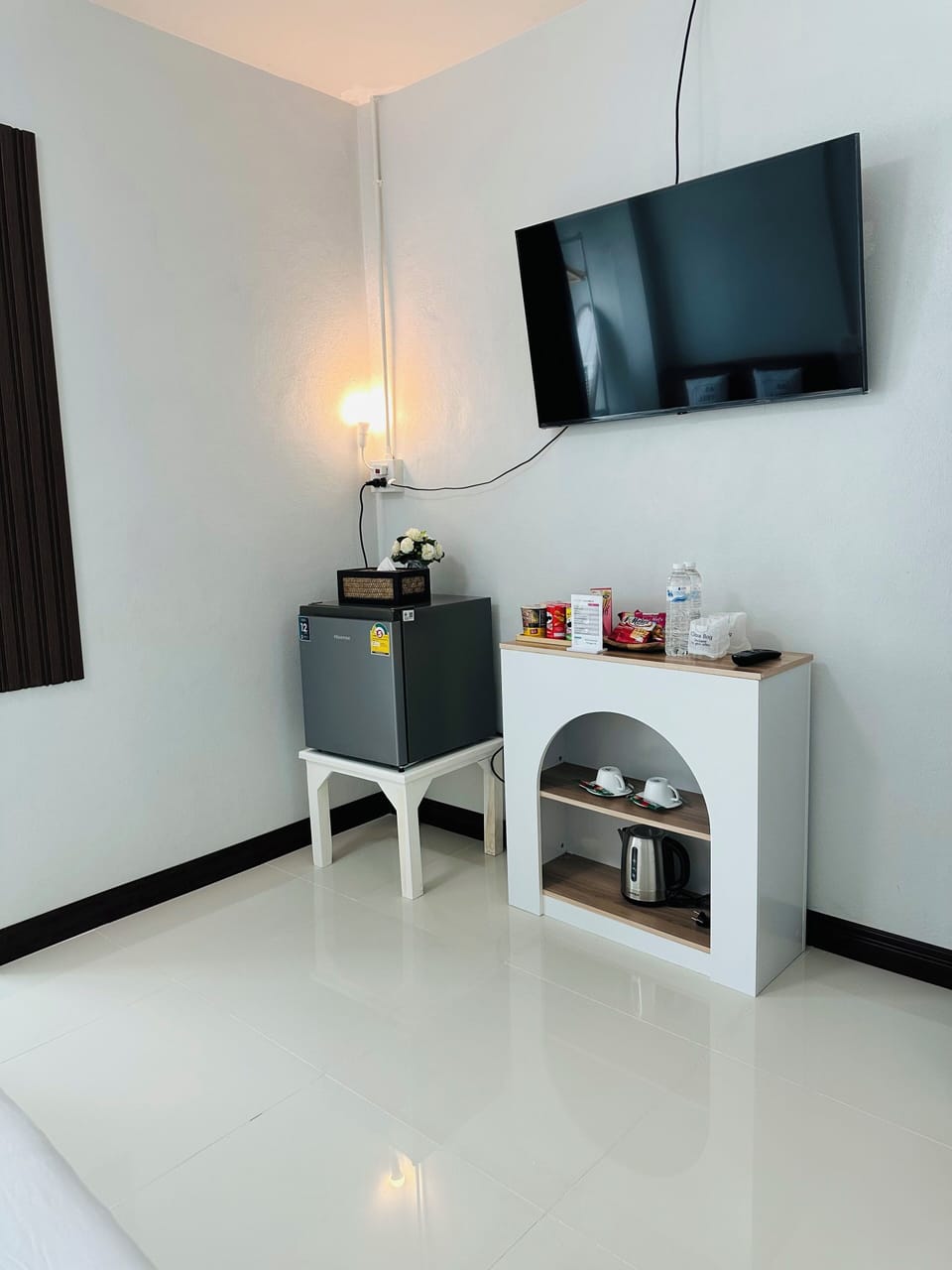 Standard Room, 1 Queen Bed, Private Bathroom, City View | Laptop workspace, blackout drapes