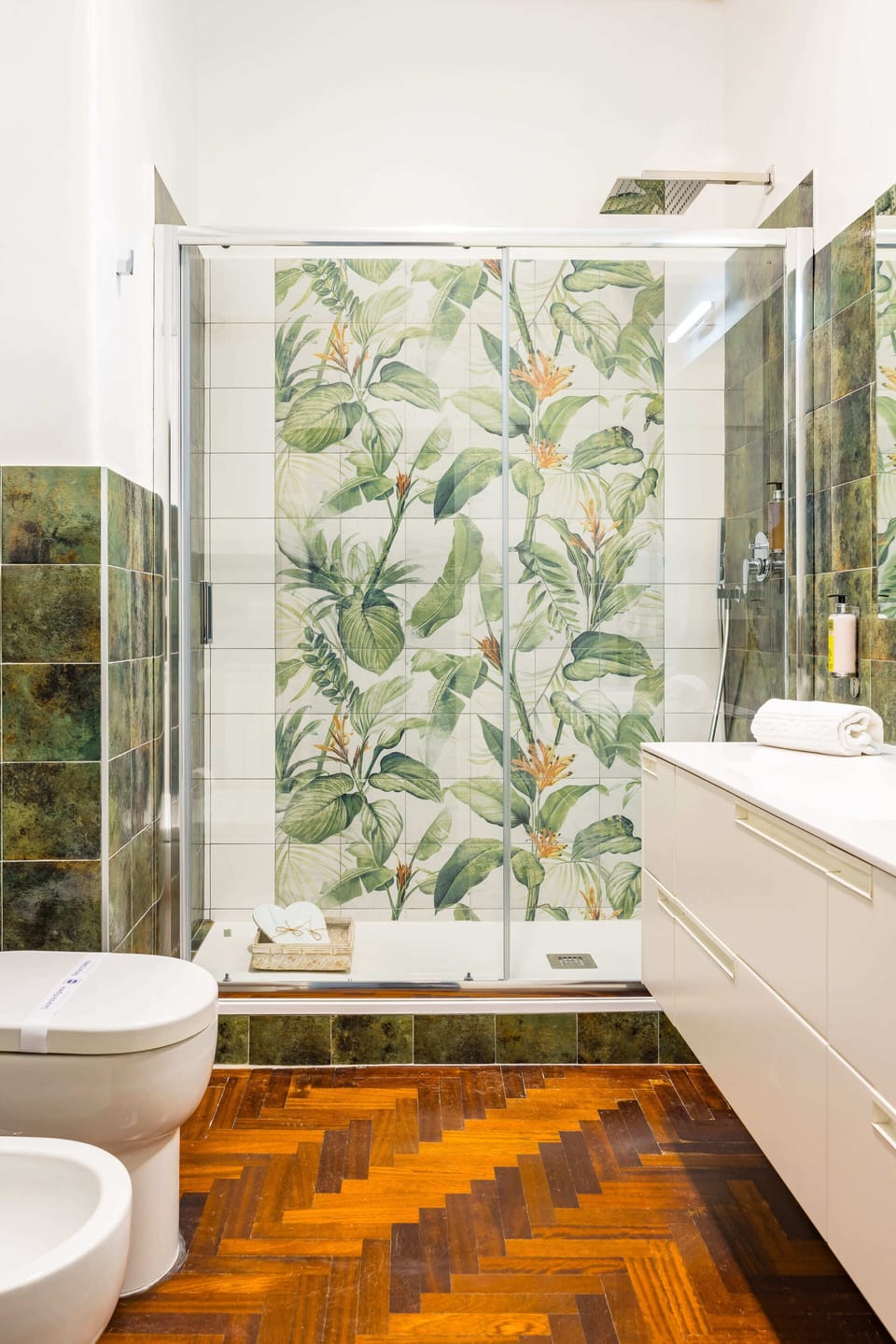 Quadruple Room, Balcony | Bathroom | Slippers