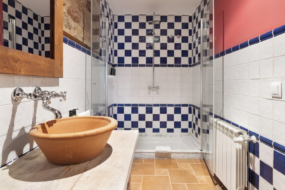 House, Multiple Bedrooms (Pazo Moreda) | Bathroom | Eco-friendly toiletries, hair dryer