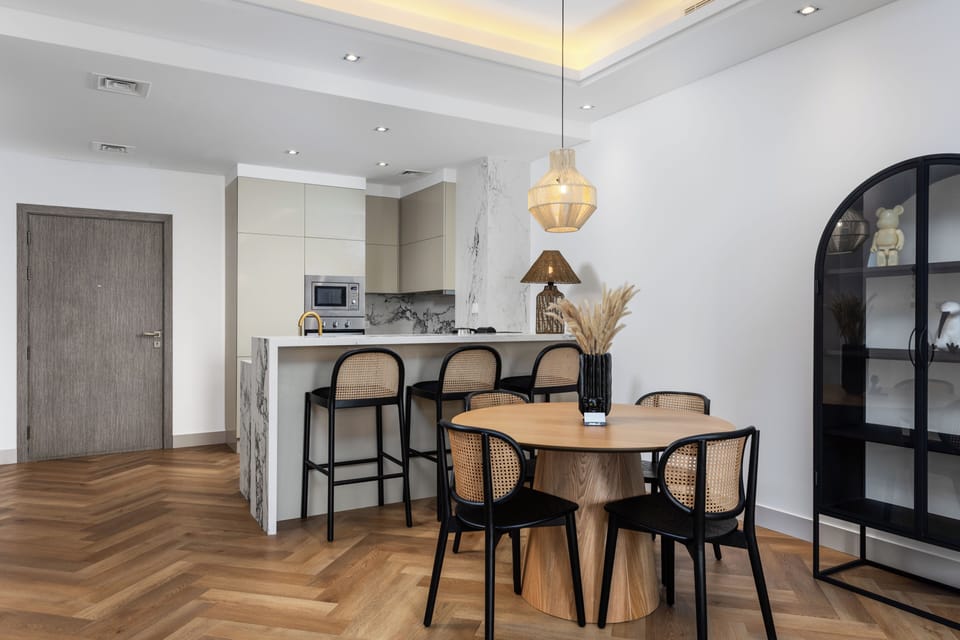 Classic Apartment, Balcony, Sea View | Private kitchen | Fridge, microwave, oven, stovetop