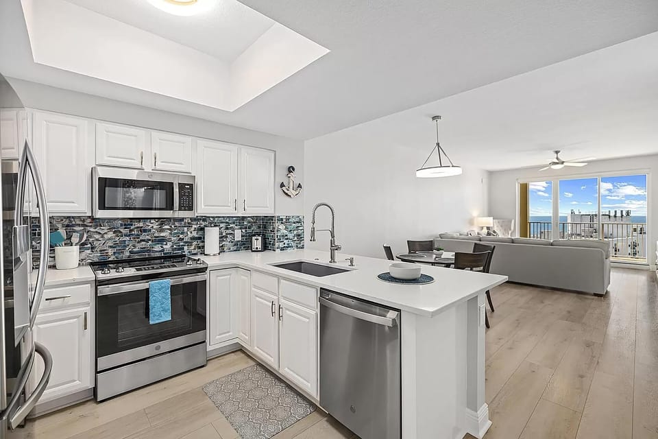 Condo, Multiple Beds (Ariel Dunes I 2002) | Private kitchen | Oven, toaster